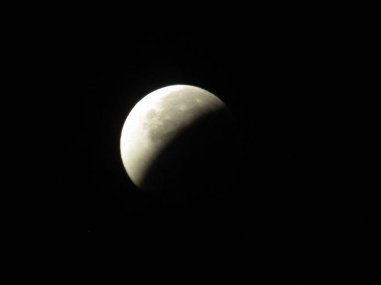 Capturing the moon during the eclipse